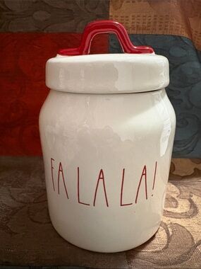 🍪Rae Dunn🍪 'Fa La La!' Cookie Jar.